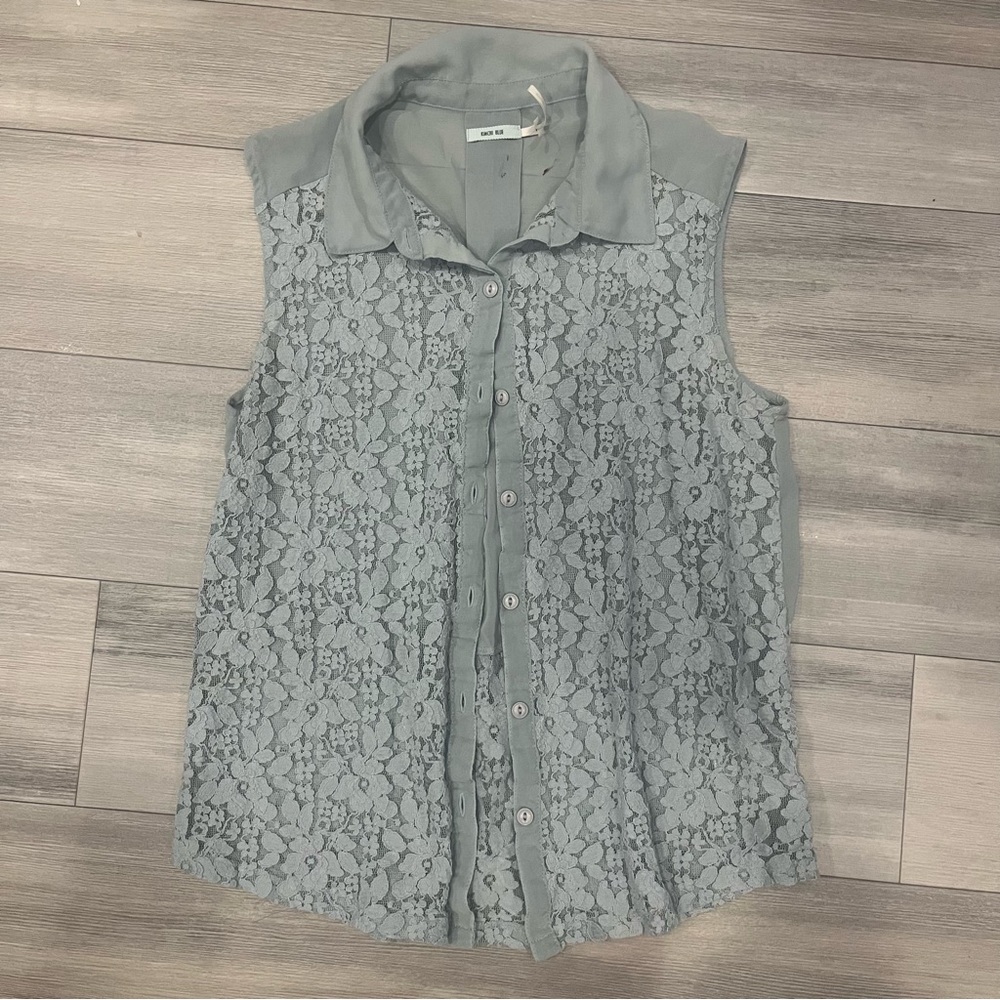 Kimchi Blue Soft Gray Lace Top